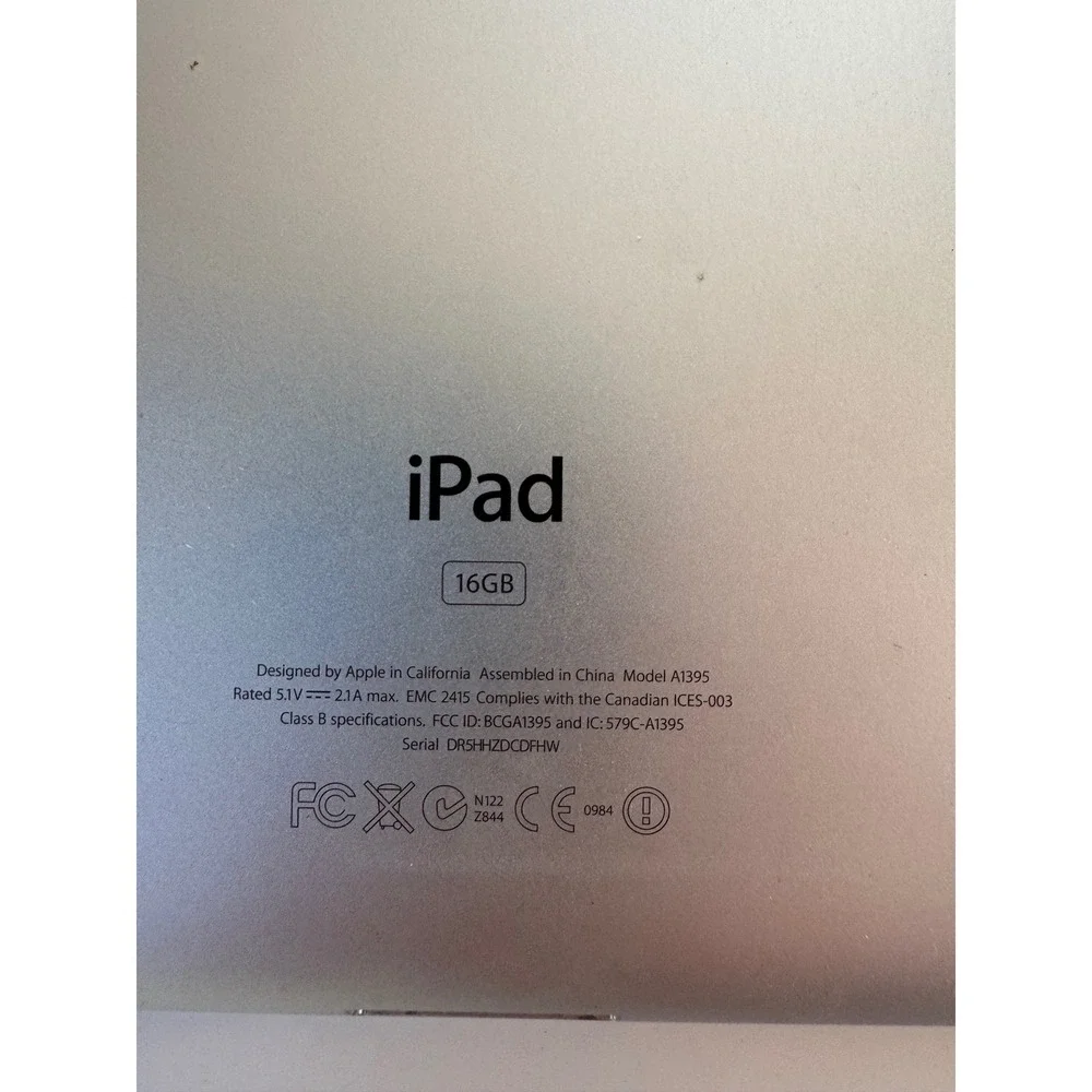 Apple iPad 2nd Gen 16GB Wi-Fi 9.7in Silver Tablet Model A1395 Parts Only